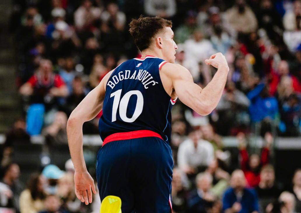 里程碑夜！洛杉矶快船状态回暖；NBA总决赛冲刺阶段刷纪录；压力陡增；更衣室氛围转暖的简单介绍