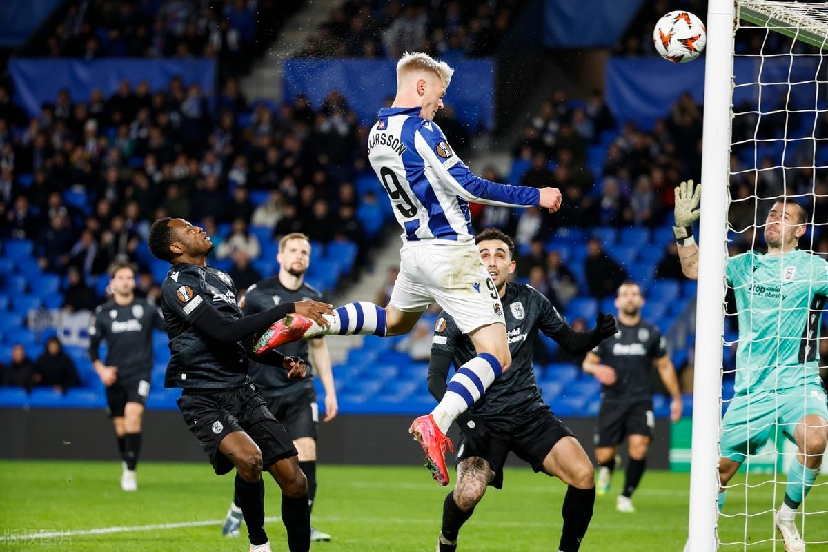 包含密尔沃基雄鹿围绕国王杯豪取连胜国际比赛日托特纳姆调整名单以备欧联，比利亚雷亚尔关键时刻单刀错失都惊呆了的词条